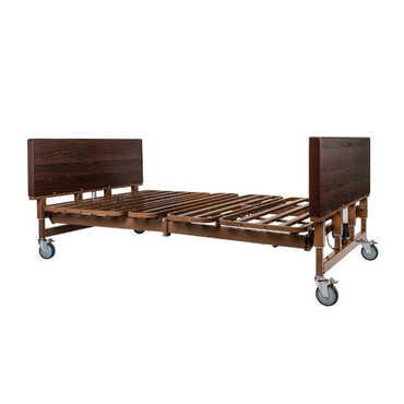 The Dynarex Bari+Max Bariatric HD Full-Electric Bed features a sturdy metal frame, dark wood headboard and footboard, smooth-rolling wheels, and an adjustable slatted base—perfect for bariatric homecare needs.