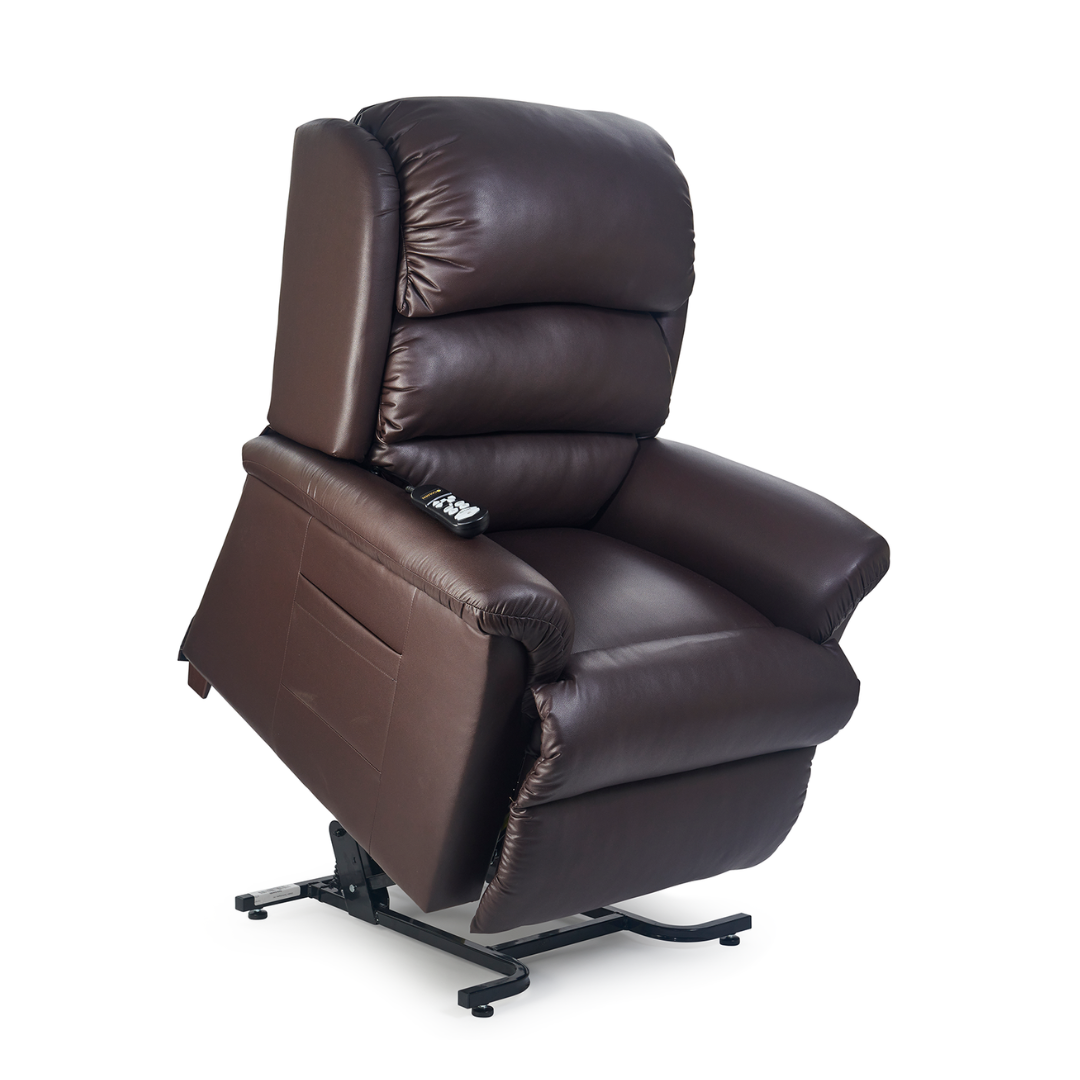 The Golden Tech PR766 Relaxer MaxiComfort Recliner, Small size, boasts plush cushions and a smooth lift function. Its armrest-mounted Programmable AutoDrive Hand Control showcases its MaxiComfort Positioning for an unmatched lounging experience.